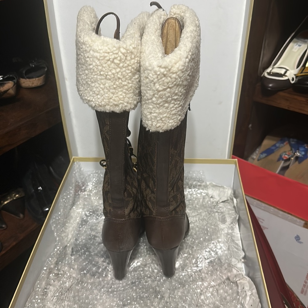 Michael Kors Boots , size 8 , brown, high blocked heel, fur trimming around top - Picture 5 of 7
